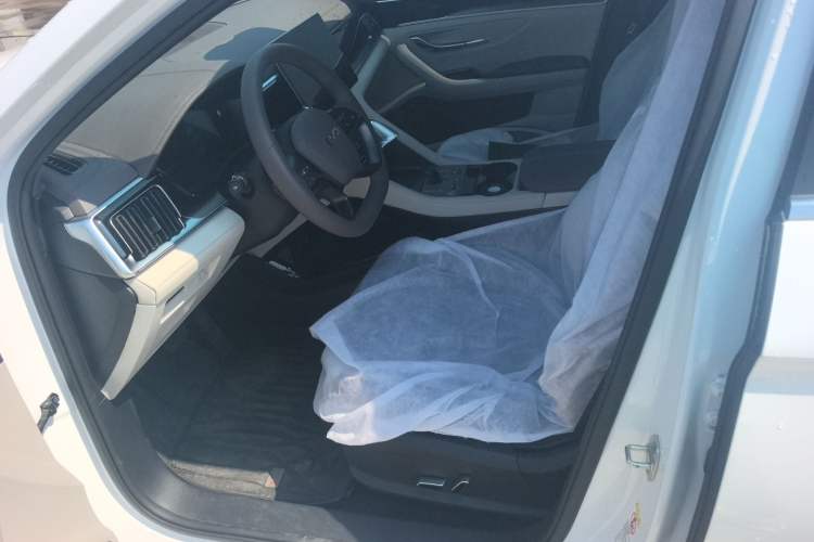 Used BYD Song PLUS New Energy 2025 DM-i Intelligent Driving 112KM Prestige Model Driver Seat