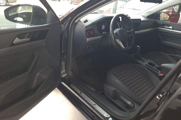 Used Volkswagen Lavida 2023 200TSI DSG Starry Full-Comfort Edition Interior 3