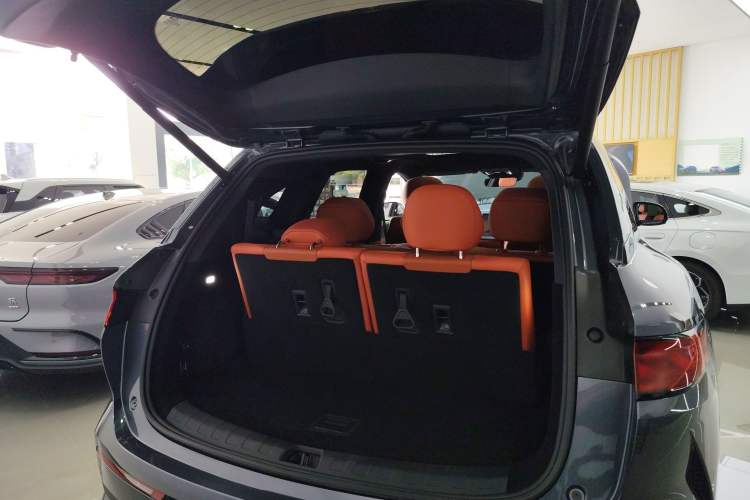 Used BYD Tang L 2025 EV 600KM All-Wheel-Drive LiDAR Flagship Model Trunk