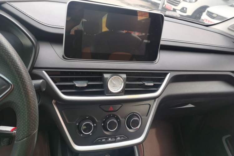 Used Wuling Hongguang S3 2018 1.5L Manual Comfort Model China V Standard