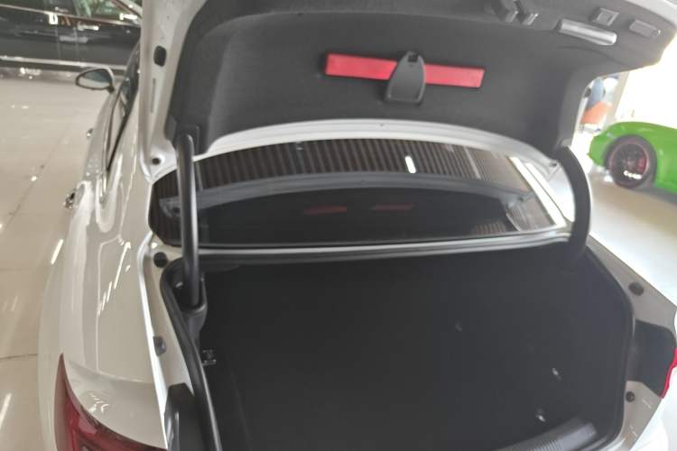 Used Audi A4L 2019 40 TFSI Ambition China VI Trunk