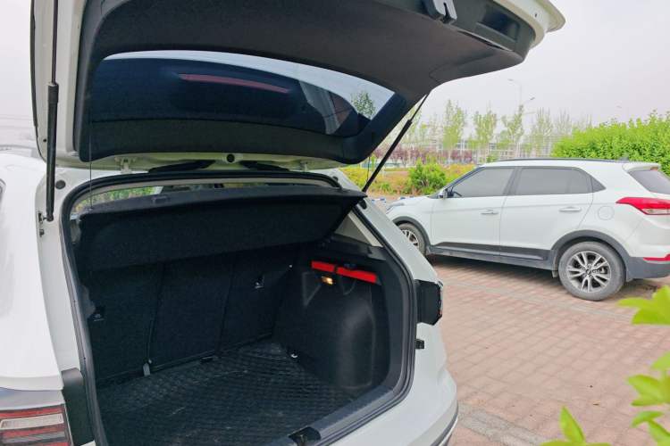 Used Volkswagen Tharu 2024 300TSI Two-Wheel-Drive Full Moon Edition
