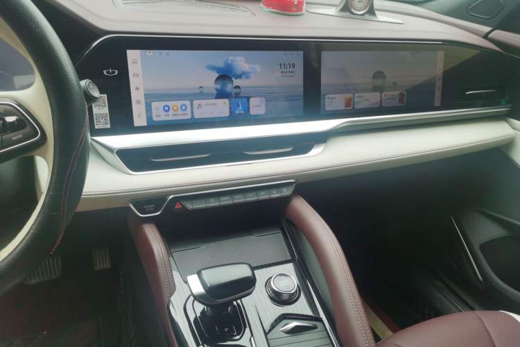 Used Geely Auto Monjaro L 2024 2.0TD High-Power Automatic Two-Wheel Drive Yunqi Version Audio And AC Panel