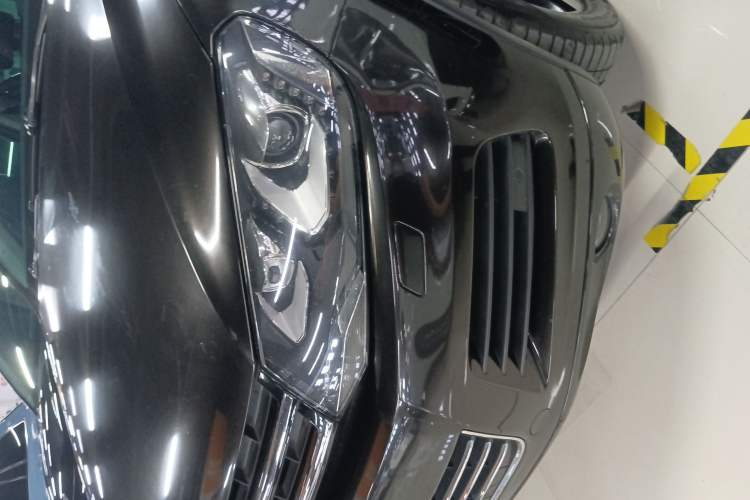 Used Volkswagen Touareg 2011 3.0 TSI Luxury Edition Left Front Headlight