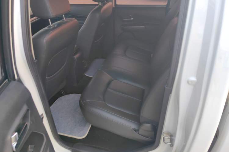 Used Great Wall Wingle 5 2017 2.0T European Version Diesel Two-Wheel Drive Elite Plus Big Double-Cab GW4D20D