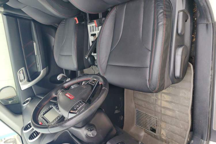 Used Haval H6 2014 Upgraded Model 1.5T Manual Two-Wheel Drive Elite Version
