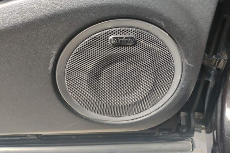 Used Wey VV7 2017 2.0T Flagship Model Interior 6