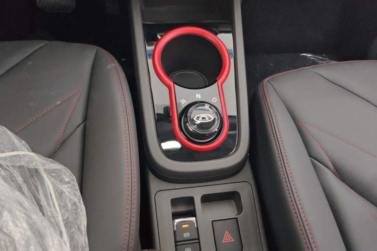 Used Chery New Energy Little Ant 2022 Revised Version Sweet Pink Edition Half-Sugar Version Lithium Iron Phosphate 30.7 kWh 30 kW 301 km