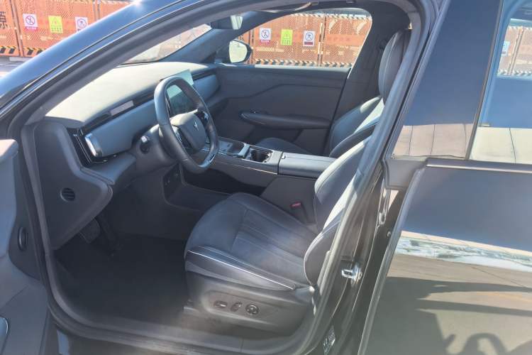 Used VOYAH COURAGE 2024 Four-Wheel Drive Global Edition Interior 1