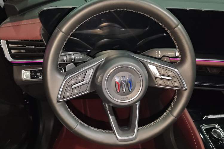 Used Buick Envision 2025 Encore Plus 28T Two-Wheel-Drive Platinum Edition Interior 1