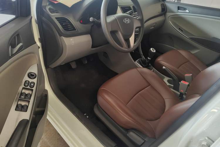 Used Hyundai Verna (older generation) 2014 1.4L Manual Smart GLS Trim