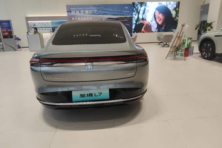 Used Buick L7 2025 Model Luxury Edition