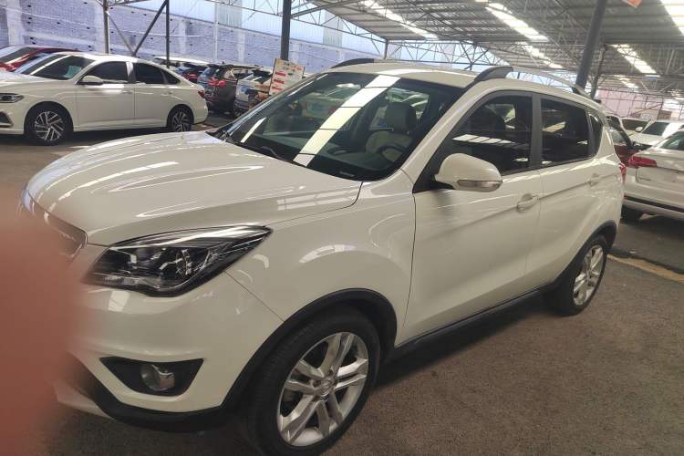 Used CHANGAN CS35 2017 1.6L Manual Luxury Model Exterior 3