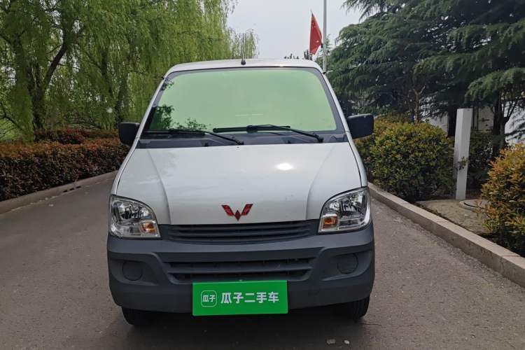 Used Wuling Zhiguang 2020 1.2L Van Utility Model China VI Emission Standard 2 Seats LSI Front