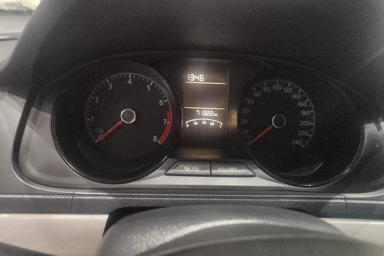 Used Volkswagen Lavida 2018 Classic 1.5L Automatic Fashion Edition China VI Standard Odometer Close Up