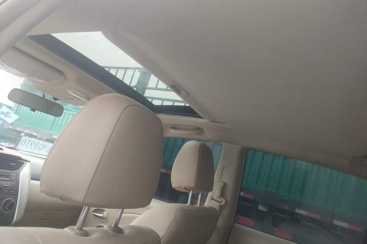 Used Venucia D50 2013 1.6L Manual Luxury Edition
