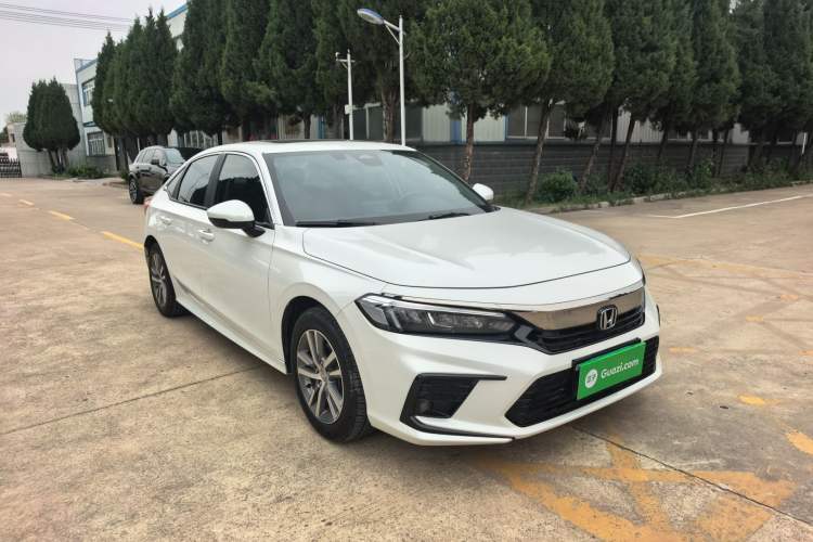 Used Honda Civic 2023 240TURBO CVT Dynamic · Center Stage Special Edition Exterior 4