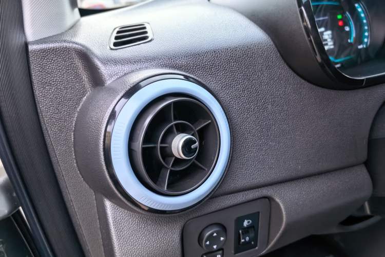 Used Chery QQ Little Ant 2024 Edition Youth Version 251km Passion Version 23.99 kWh Interior 9