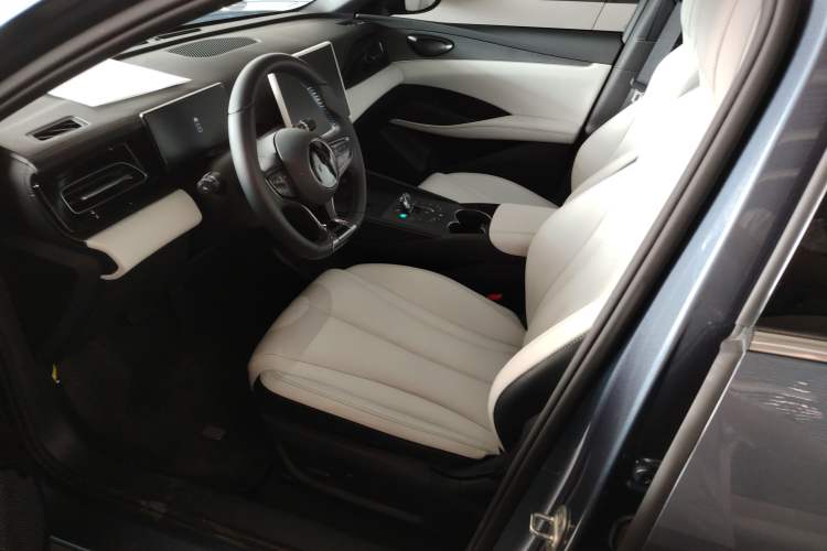 Used BYD Seal 06 New Energy 2024 DM-i 80KM Prestige Model Right Front Seat