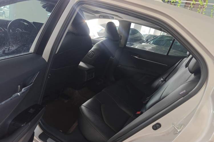 Used Toyota Camry 2021 2.0G Luxury Edition Interior 2