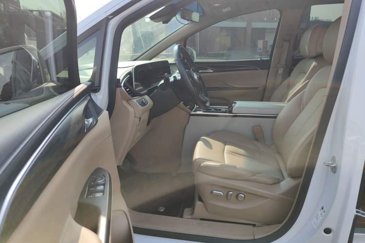 Used Buick GL8 2021 ES Land Cruiser 653T Luxury Edition