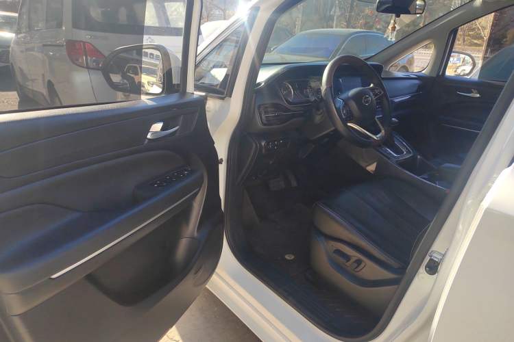 Used GAC Trumpchi M6 2021 270T DCT Luxury Edition (7-seater)
