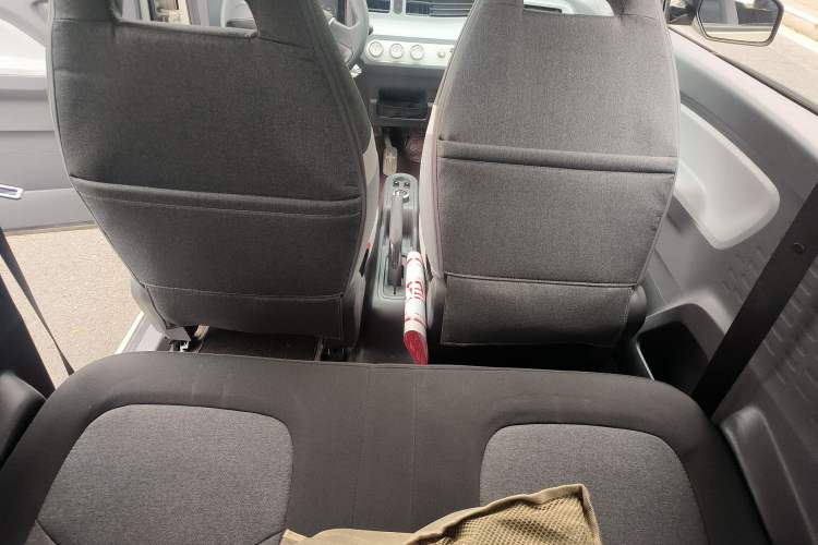 Used Wuling Hongguang MINIEV 2022 Macaron Premium Model – Lithium Iron Phosphate Interior 8