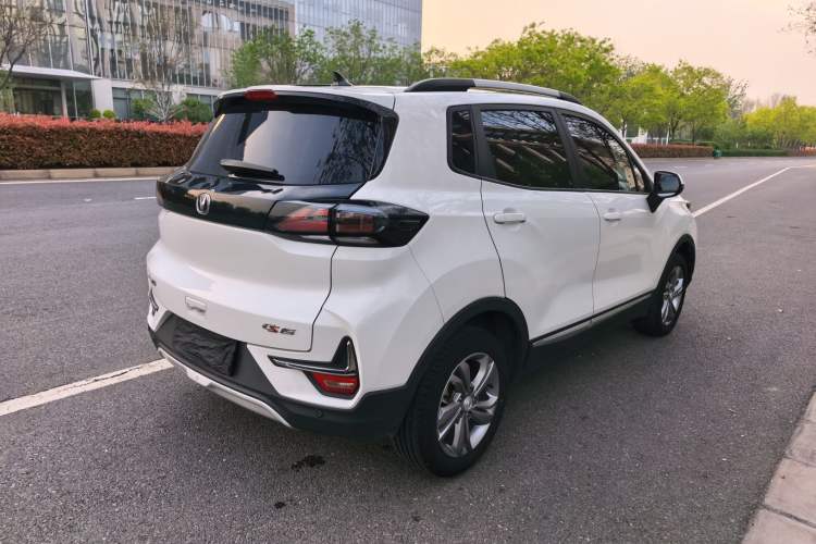 Used CHANGAN CS15 2021 1.5L Automatic Entry-Level Trim Exterior 3