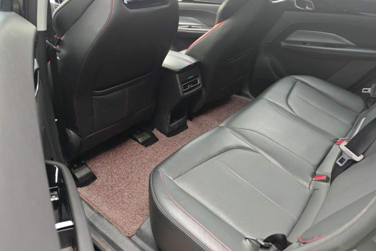 Used CHANGAN OSHAN Z6 2022 Blue Whale 1.5T DCT Smart Navigation Model Left Rear Seat