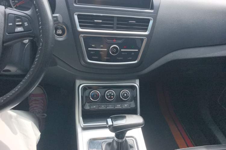 Used Bestune X40 2019 1.6L Automatic Luxury Edition China VI Interior 2