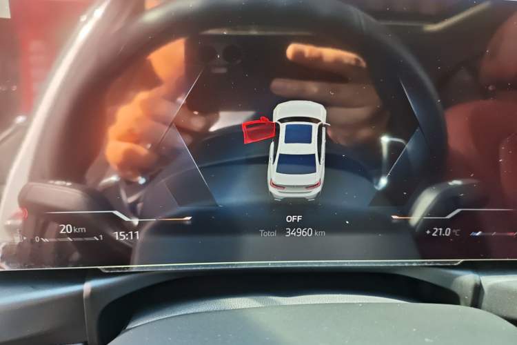 Used BMW 3 Series 2024 325Li M Sport Package Odometer Close Up