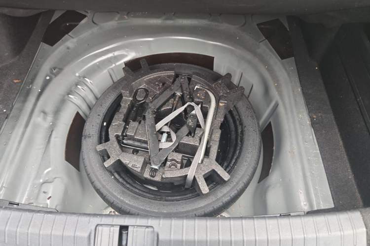 Used Volkswagen Magotan 2023 2 Million Units Commemorative Edition 330TSI DSG Luxury Version Trunk