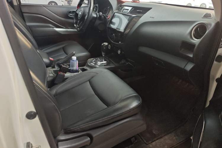 Used Nissan Terra 2020 2.5L XV 4WD Automatic Four-Wheel Drive Flagship Edition Interior 4