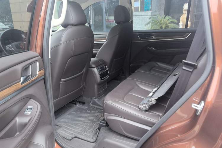 Used Roewe RX8 2018 30T Smart Connectivity All-Wheel Drive Supreme Edition