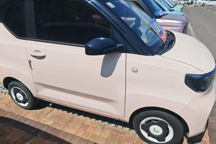 Used Wuling Hongguang MINIEV 2021 Macaron Fashion Model Lithium Iron Phosphate
