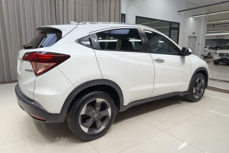 Used Honda Vezel 2015 1.8L CVT 2WD Luxury Model Exterior 2