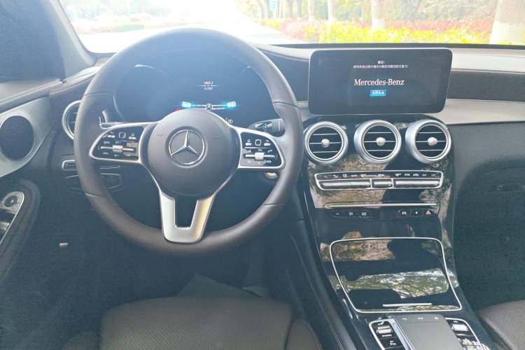 Used Mercedes-Benz GLC 2022 Facelifted GLC 260 L 4MATIC Dynamic Edition Interior 5