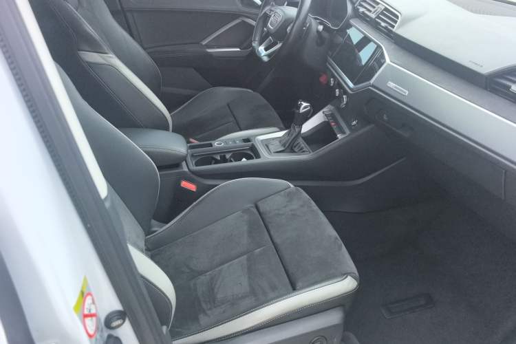 Used Audi Q3 2020 35 TFSI Fashion Dynamic Model Right Front Seat