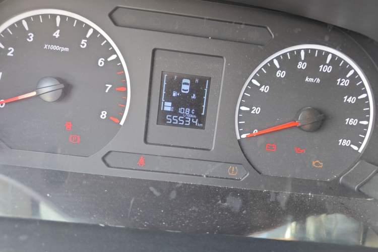 Used FORTHING Lingzhi PLUS 2021 2.0L Manual Luxury 7-Seater