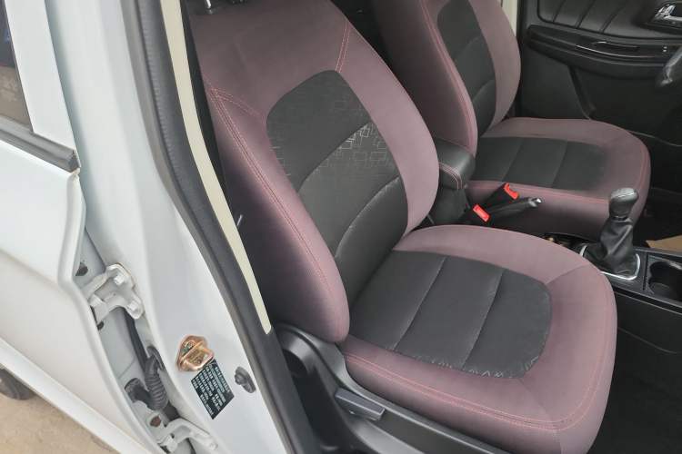 Used FAW Yingzhi G3 2016 1.5L Manual Comfort Edition Right Front Seat