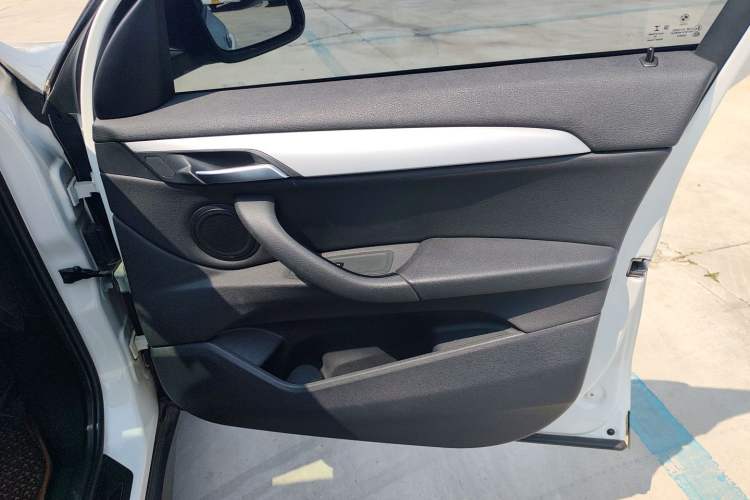 Used BMW X1 2018 sDrive18Li Fashion Model Interior 5