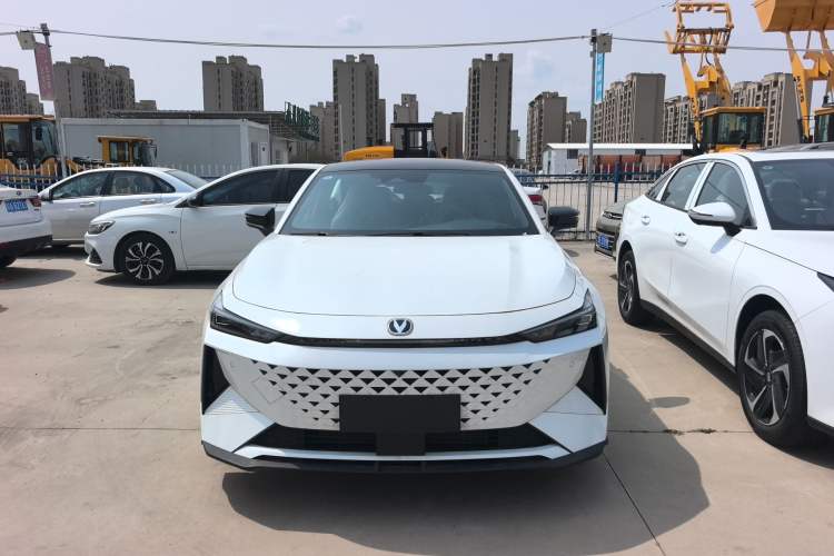 Used CHANGAN UNI-V iDD 2024 Blue Whale Smart Electric iDD 136km Luxury Model
