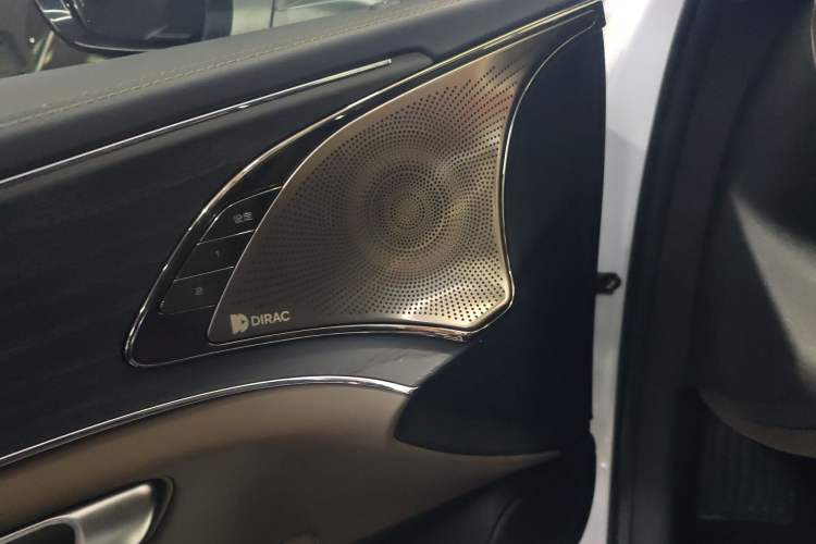 Used BYD Han 2020 DM Four-Wheel Drive Performance Edition Prestige Model Interior 2