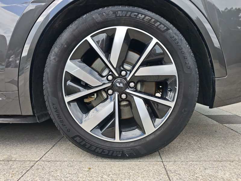 Used Li Auto L8 2023 Pro Model — 30