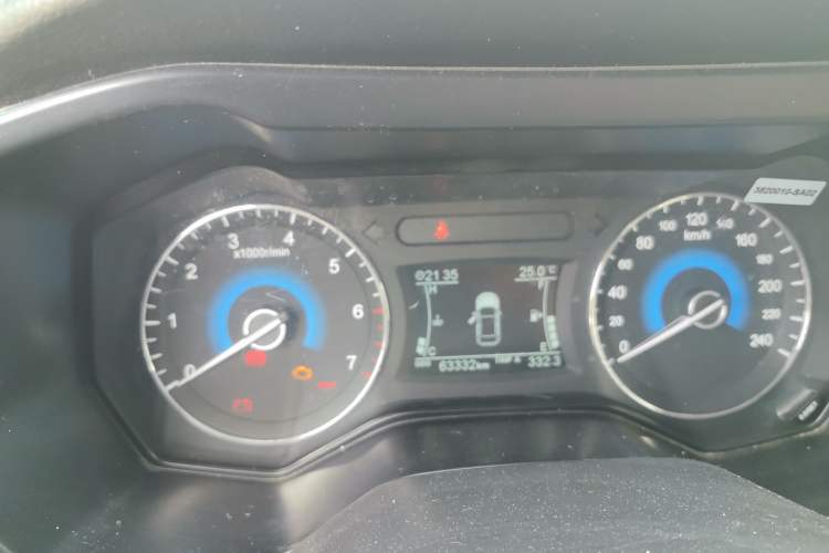 Used Dongfeng Fengon 580 2016 1.8L Manual Comfort Model Odometer Close Up