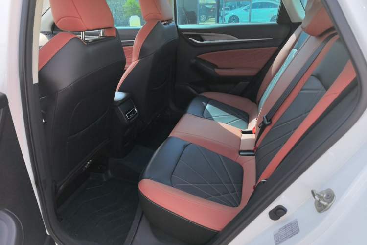 Used CHANGAN Eado 2022 PLUS Blue Whale NE 1.4T GDI DCT Prestige Edition Interior 2