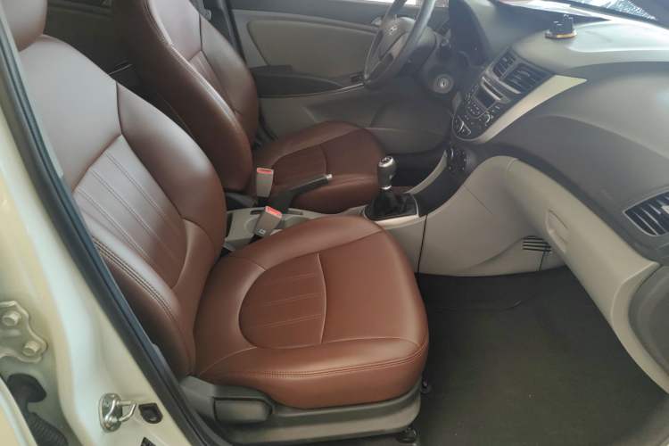 Used Hyundai Verna (older generation) 2014 1.4L Manual Smart GLS Trim