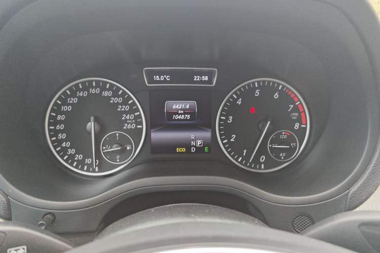 Used Mercedes-Benz B-Class 2012 B 200 Odometer Close Up