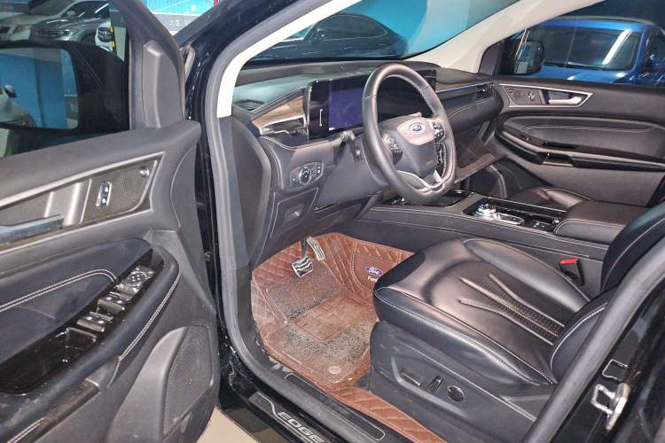 Used Ford Edge 2021 PLUS EcoBoost 245 Two-Wheel-Drive Titanium 7-Seater
