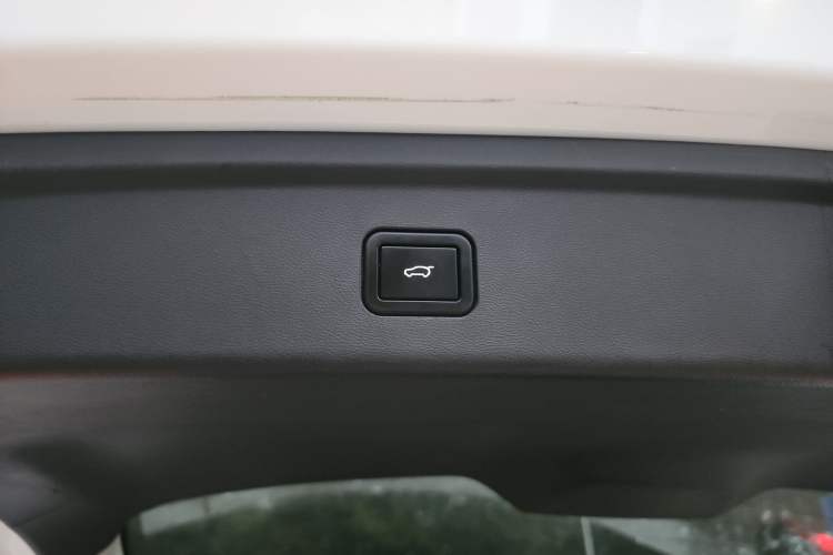 Used Wey VV6 2021 2.0T Two-Wheel Drive Smart Protection+